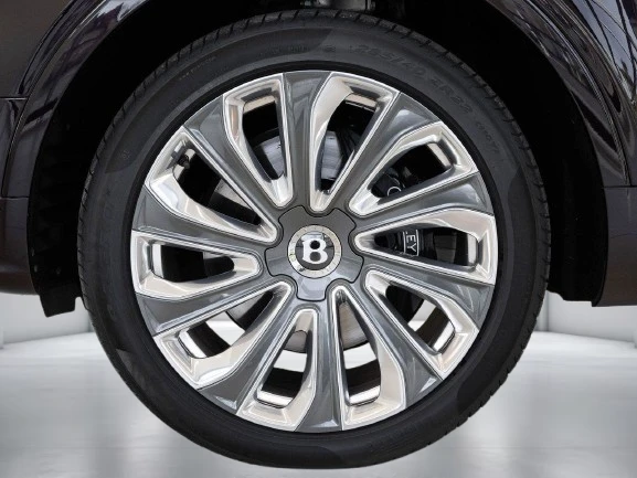 Bentley Bentayga V8 EWB = Mulliner = Гаранция, снимка 5 - Автомобили и джипове - 52883583