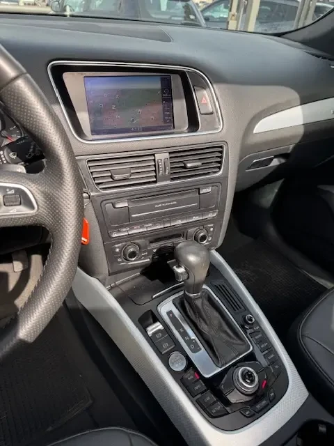 Audi Q5 30 TDI Advanced , снимка 10 - Автомобили и джипове - 53907858