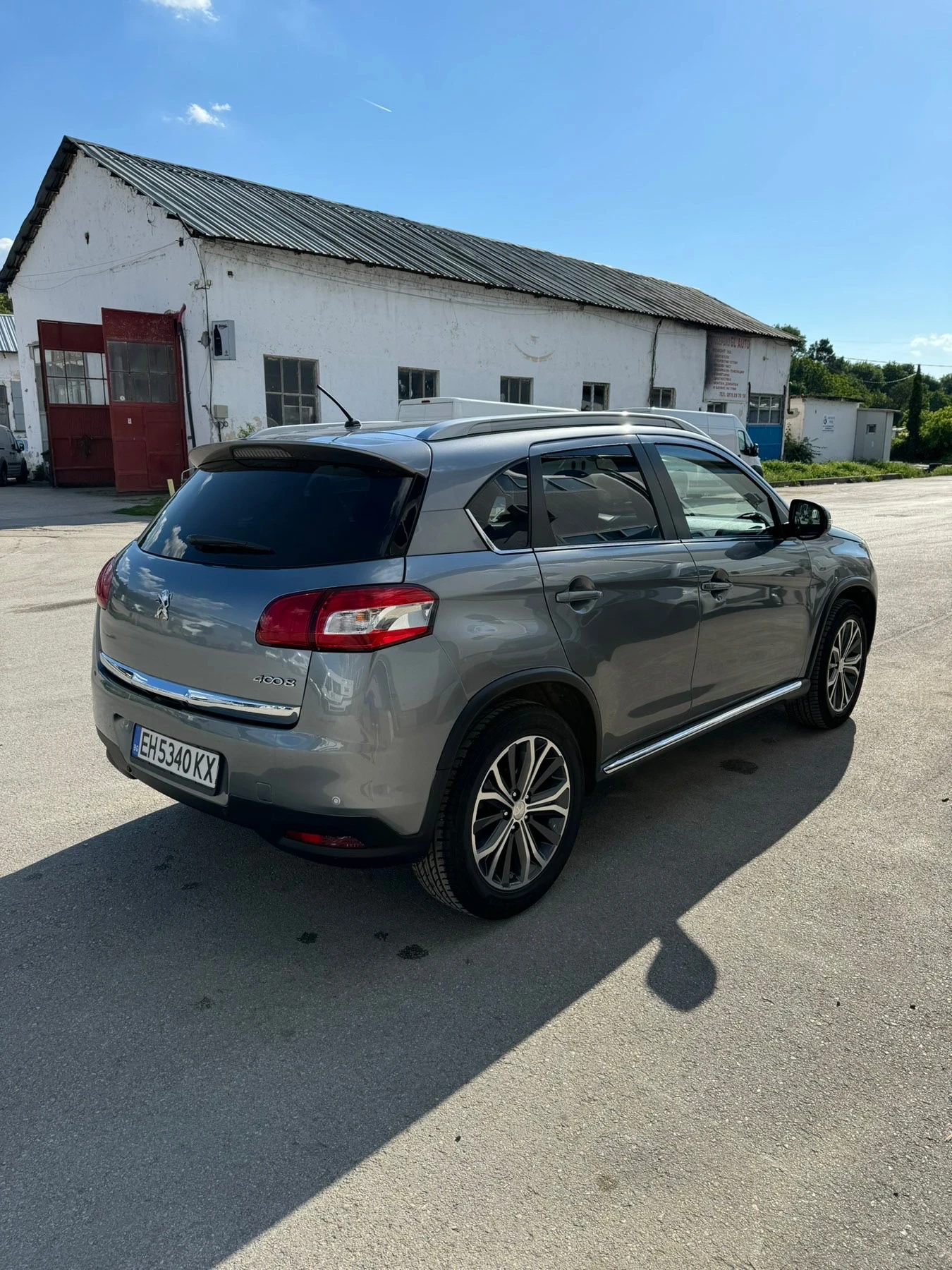 Peugeot 4008 SUV - изображение 2