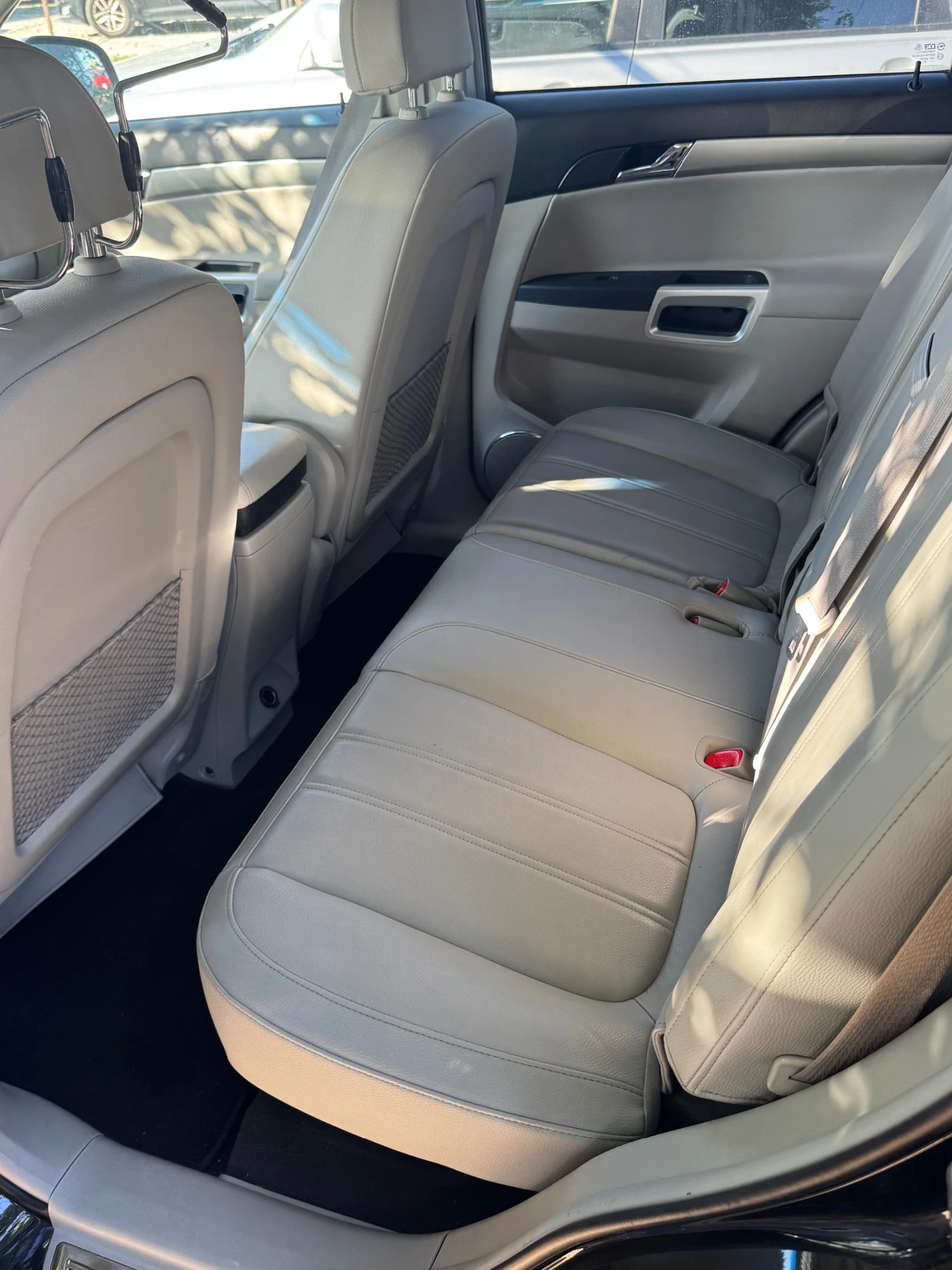 Opel Antara  2.4i * Facelift* Автомат* 4X4* Cosmo* БАРТЕР - изображение 9