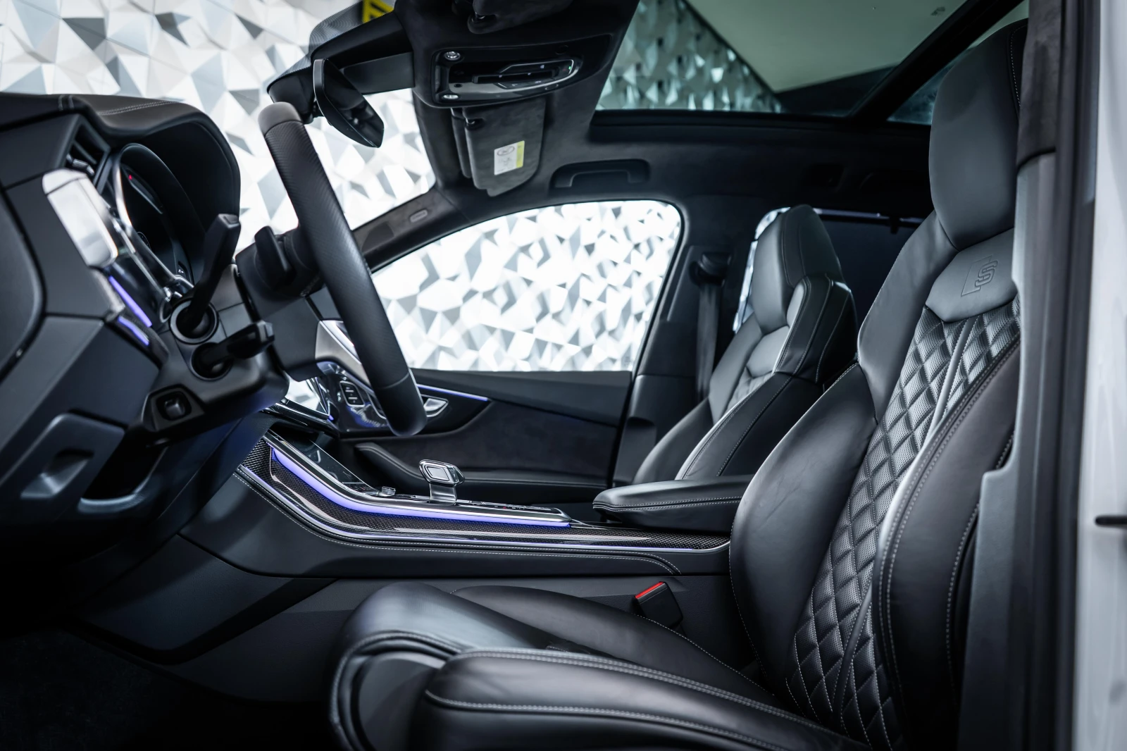 Audi SQ7 TFSI Carbon* 22* 360 * B&O* Matrix, снимка 13 - Автомобили и джипове - 53769603