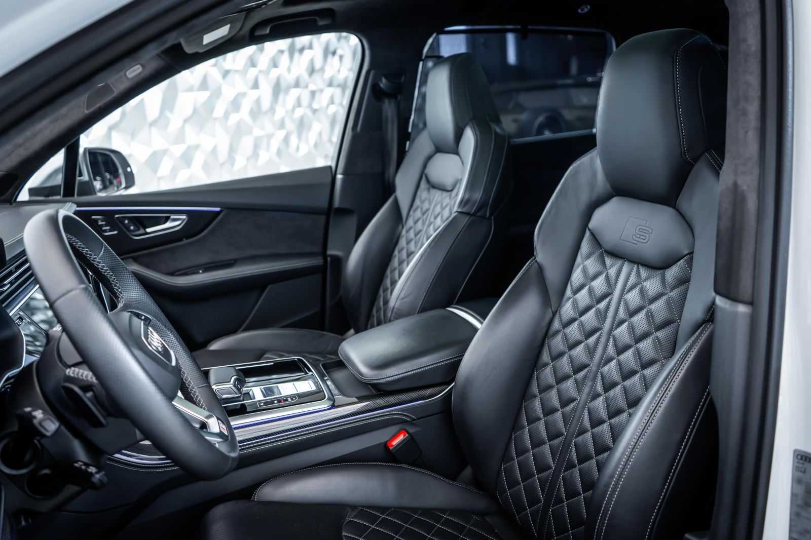 Audi SQ7 TFSI Carbon* 22* 360 * B&O* Matrix, снимка 12 - Автомобили и джипове - 53769603