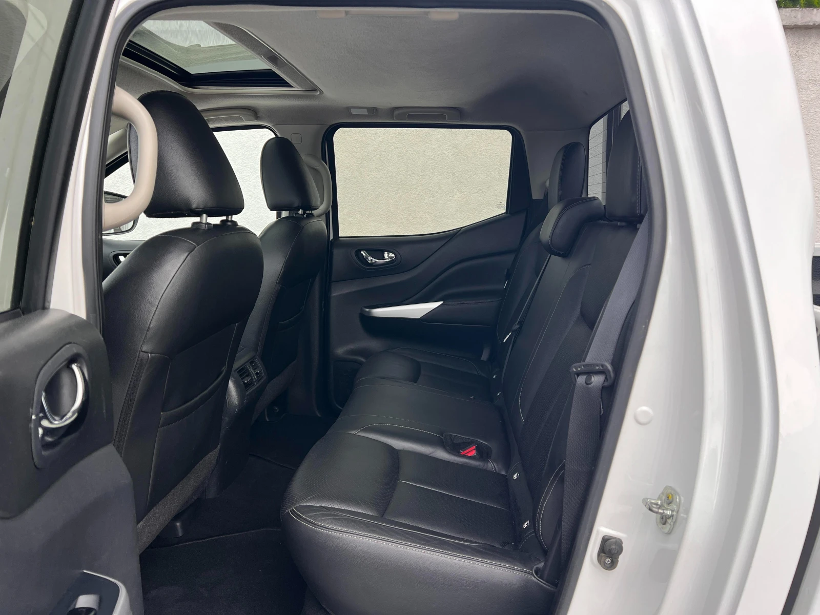 Nissan Navara 2.3dCi 4x4 ПРОЧЕТИ ОПИСАНИЕТО, снимка 13 - Автомобили и джипове - 54675743