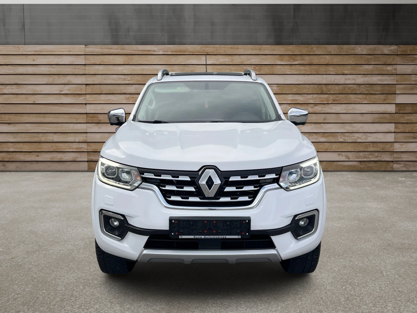 Nissan Navara 2.3dCi 4x4 ПРОЧЕТИ ОПИСАНИЕТО, снимка 2 - Автомобили и джипове - 54675743