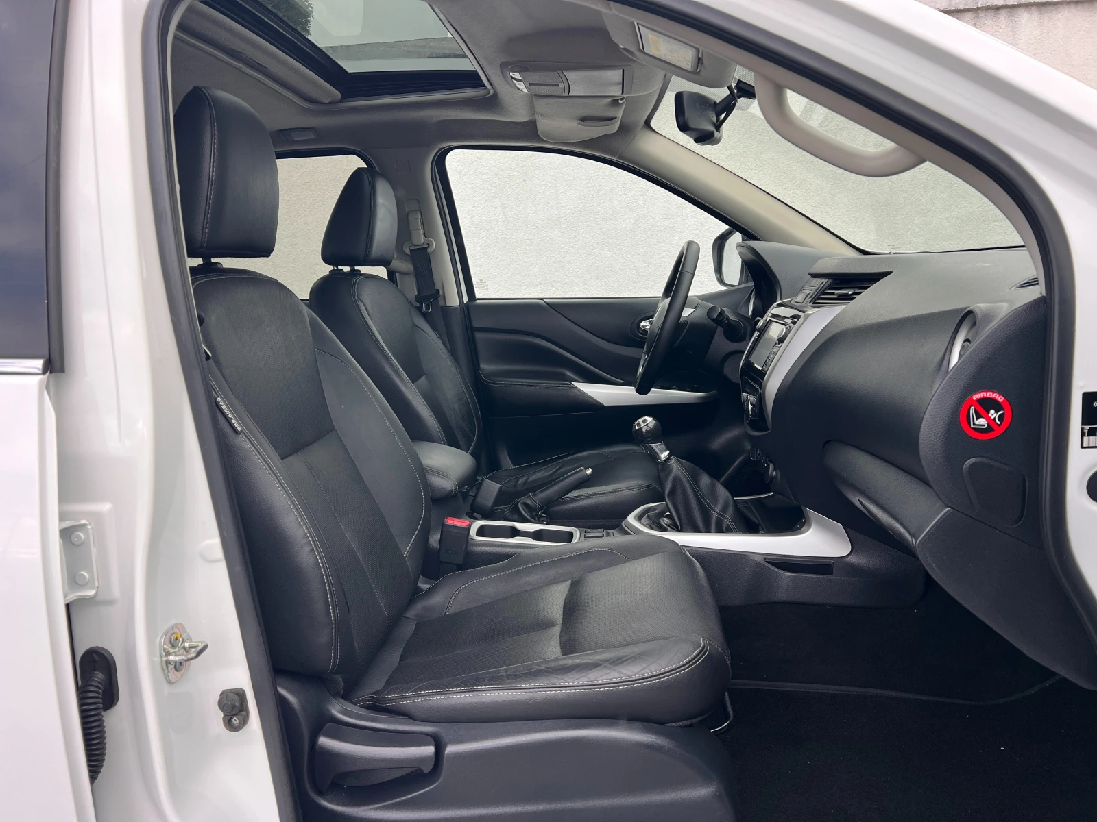 Nissan Navara 2.3dCi 4x4 ПРОЧЕТИ ОПИСАНИЕТО, снимка 11 - Автомобили и джипове - 54675743
