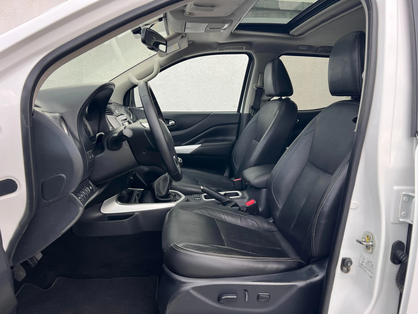 Nissan Navara 2.3dCi 4x4 ПРОЧЕТИ ОПИСАНИЕТО, снимка 12 - Автомобили и джипове - 54675743