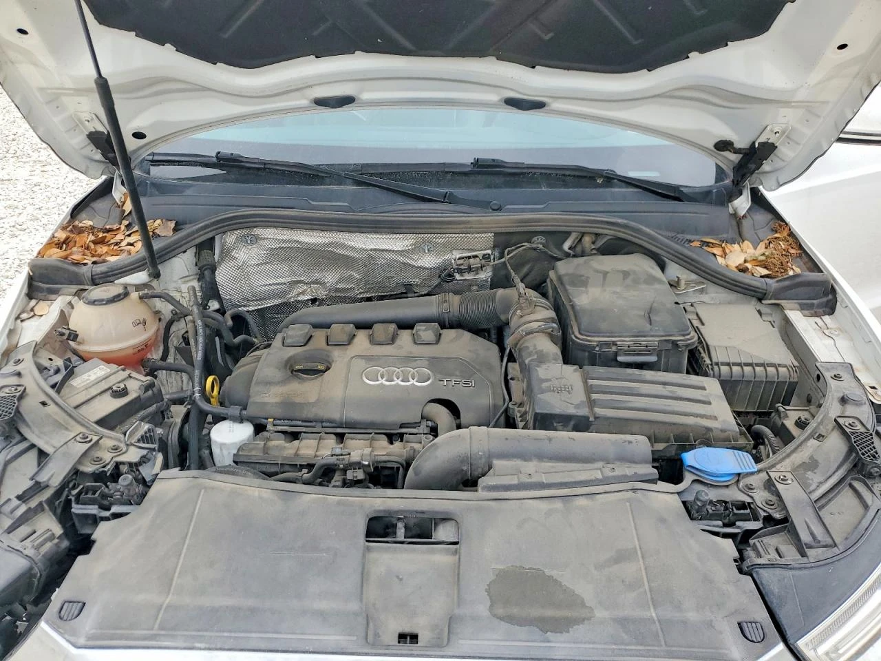 Audi Q3 2.0l Premium, снимка 11 - Автомобили и джипове - 54743418