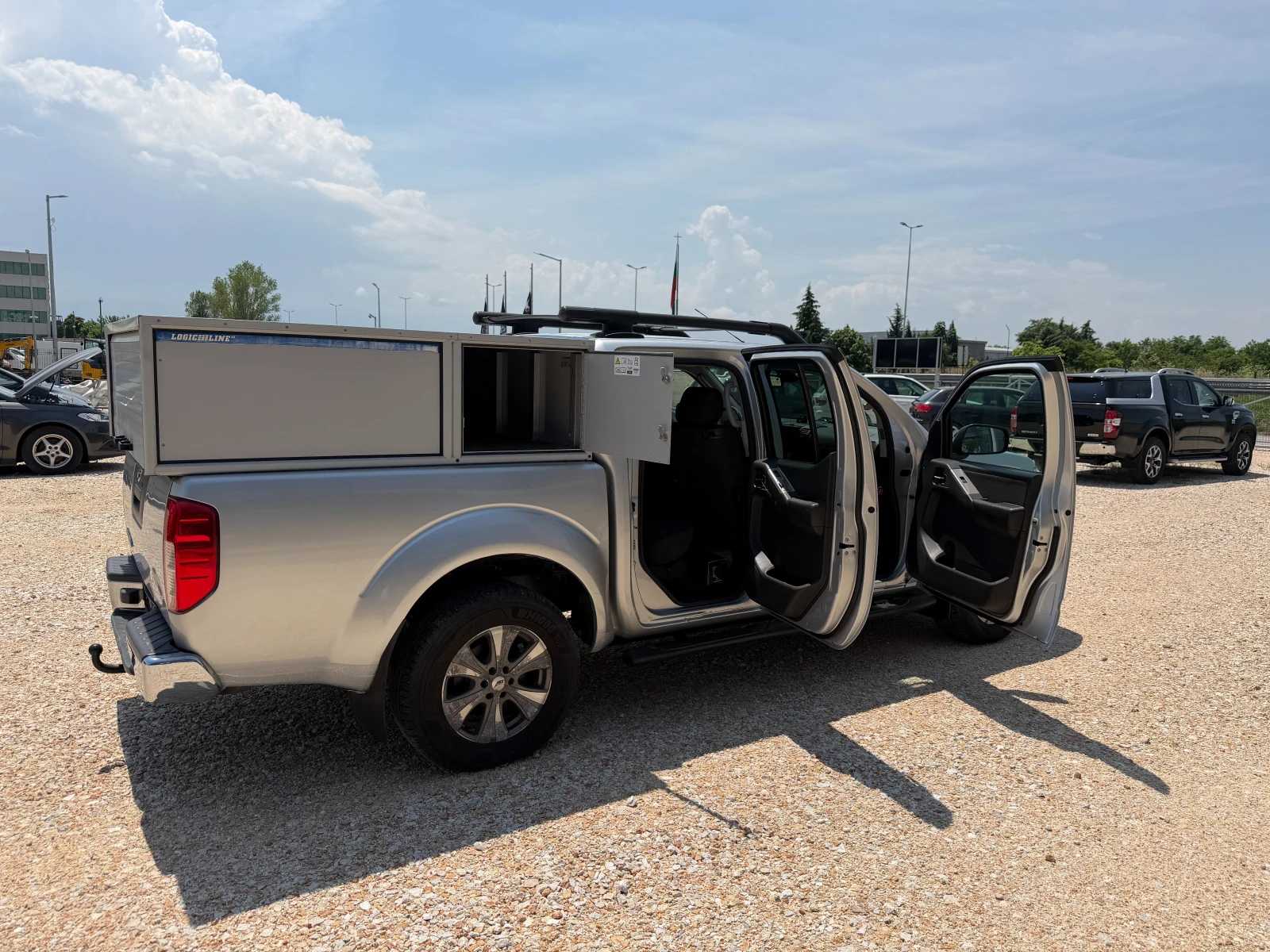Nissan Navara 2.5TDI, 4x4, Клима , Нов внос, , , , снимка 9 - Автомобили и джипове - 54803715