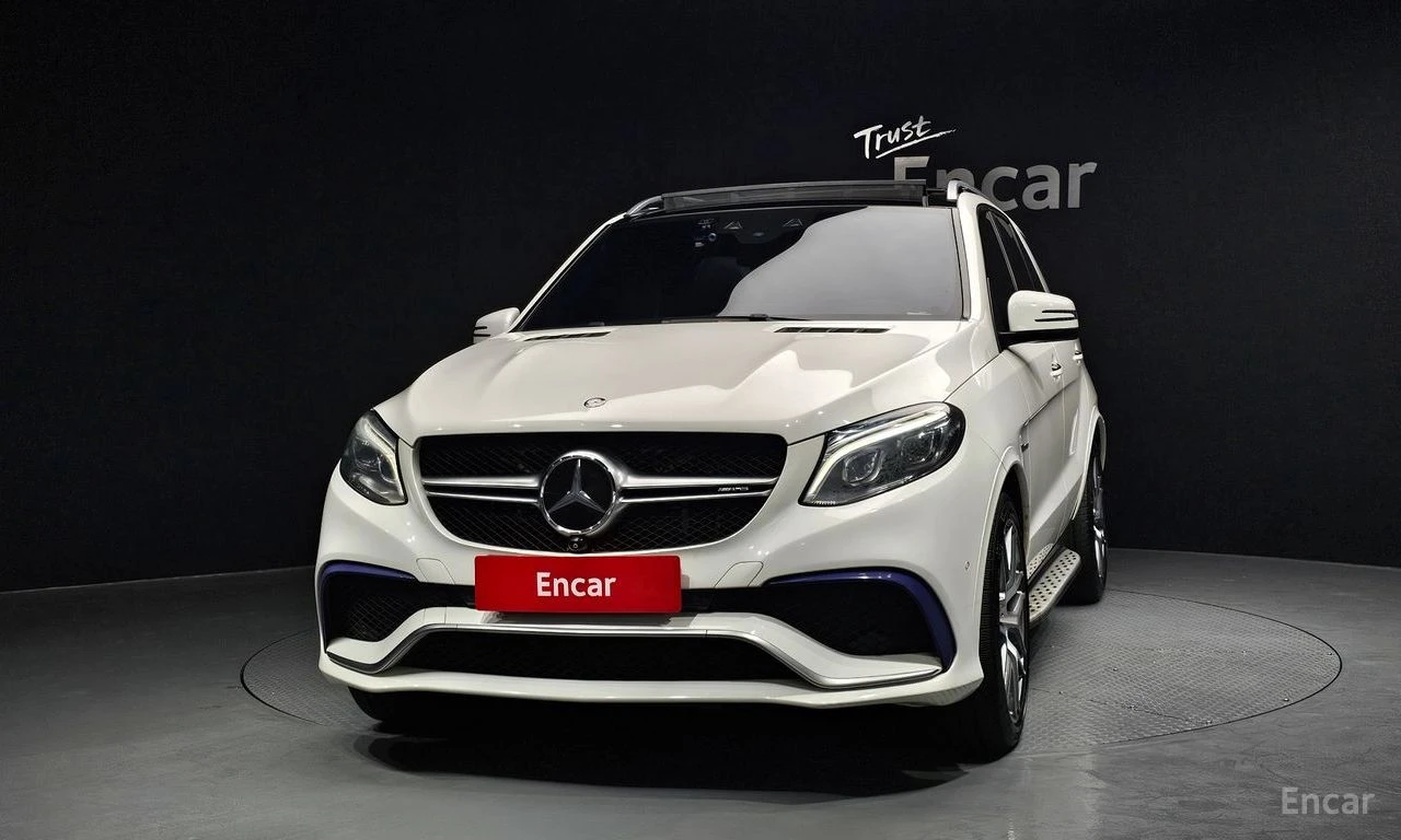 Mercedes-Benz GLE 63 AMG 4MATIC* HARMAN KARDON* DISTRONIC* 360* TV* PANO* , снимка 2 - Автомобили и джипове - 55047343