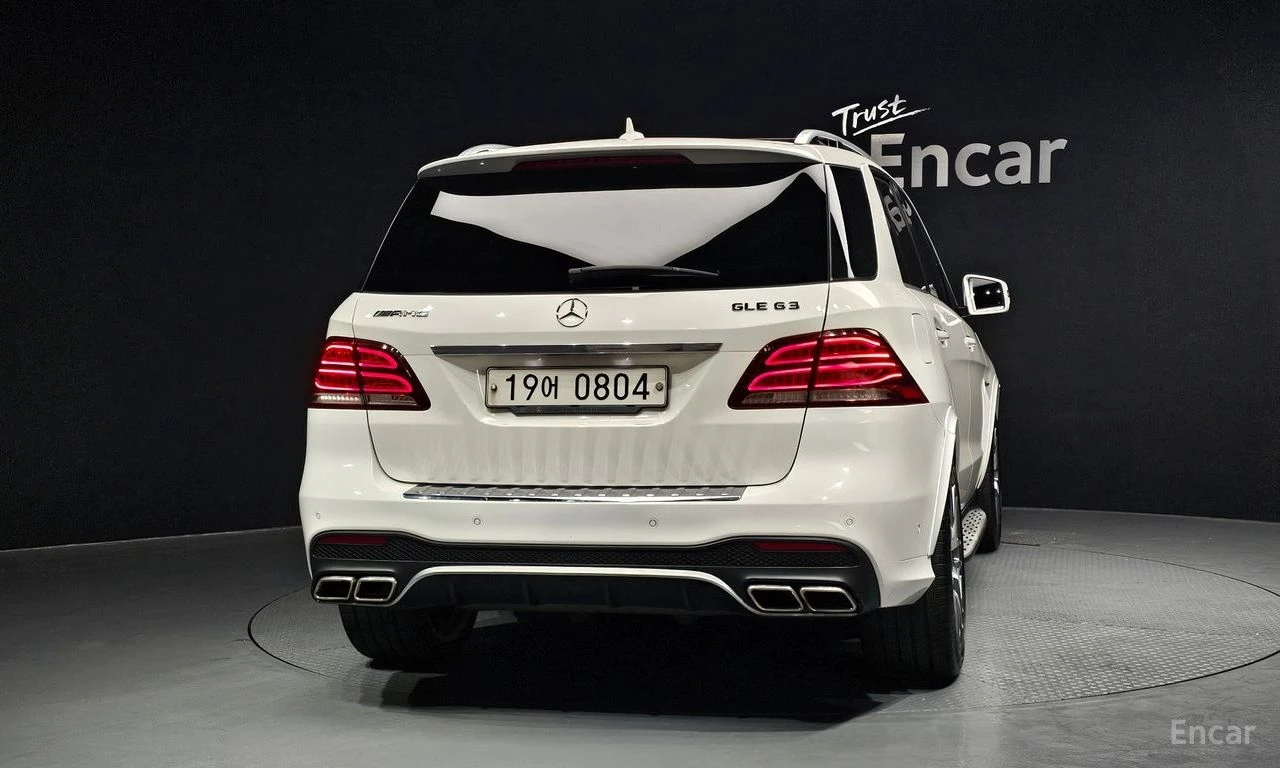 Mercedes-Benz GLE 63 AMG 4MATIC* HARMAN KARDON* DISTRONIC* 360* TV* PANO* , снимка 4 - Автомобили и джипове - 55047343
