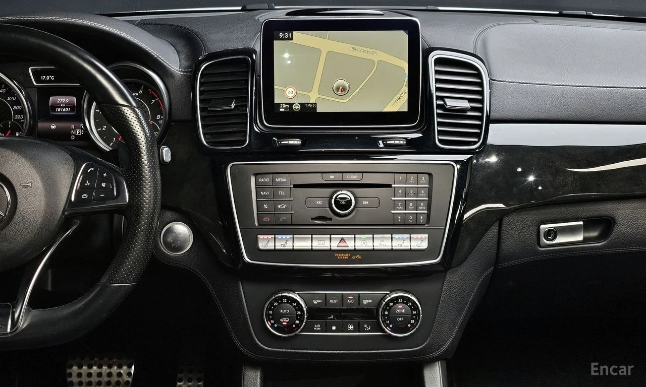 Mercedes-Benz GLE 63 AMG 4MATIC* HARMAN KARDON* DISTRONIC* 360* TV* PANO* , снимка 11 - Автомобили и джипове - 55047343