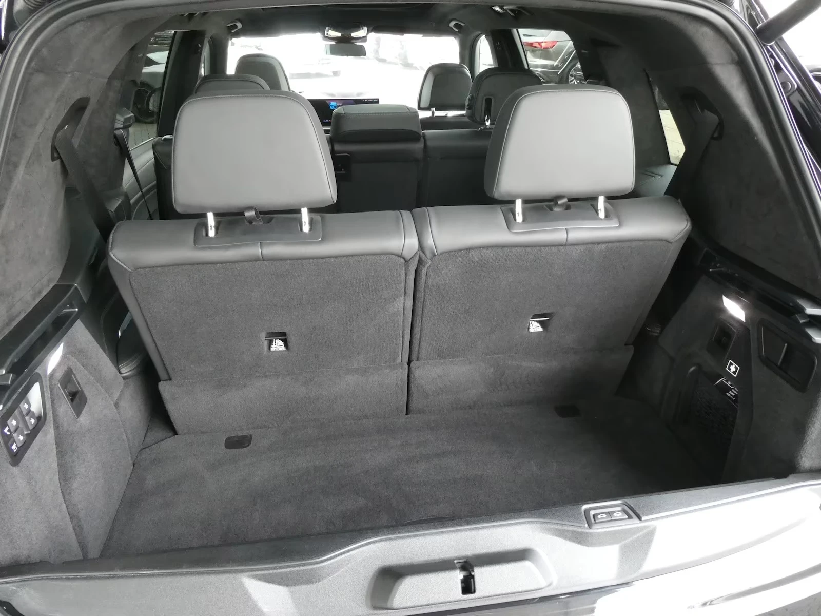 BMW X7 40i / M SPORT PRO/ HUD/ PANO/ SOFT CLOSE/ 7 SEATS , снимка 15 - Автомобили и джипове - 55401996