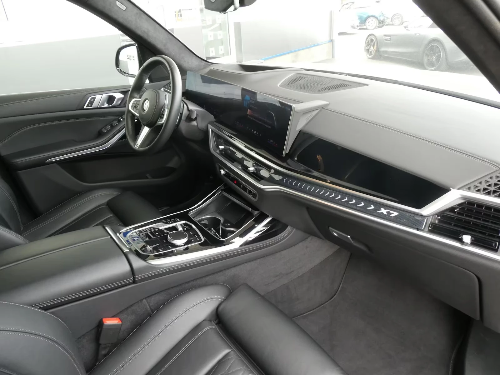 BMW X7 40i / M SPORT PRO/ HUD/ PANO/ SOFT CLOSE/ 7 SEATS , снимка 13 - Автомобили и джипове - 55401996