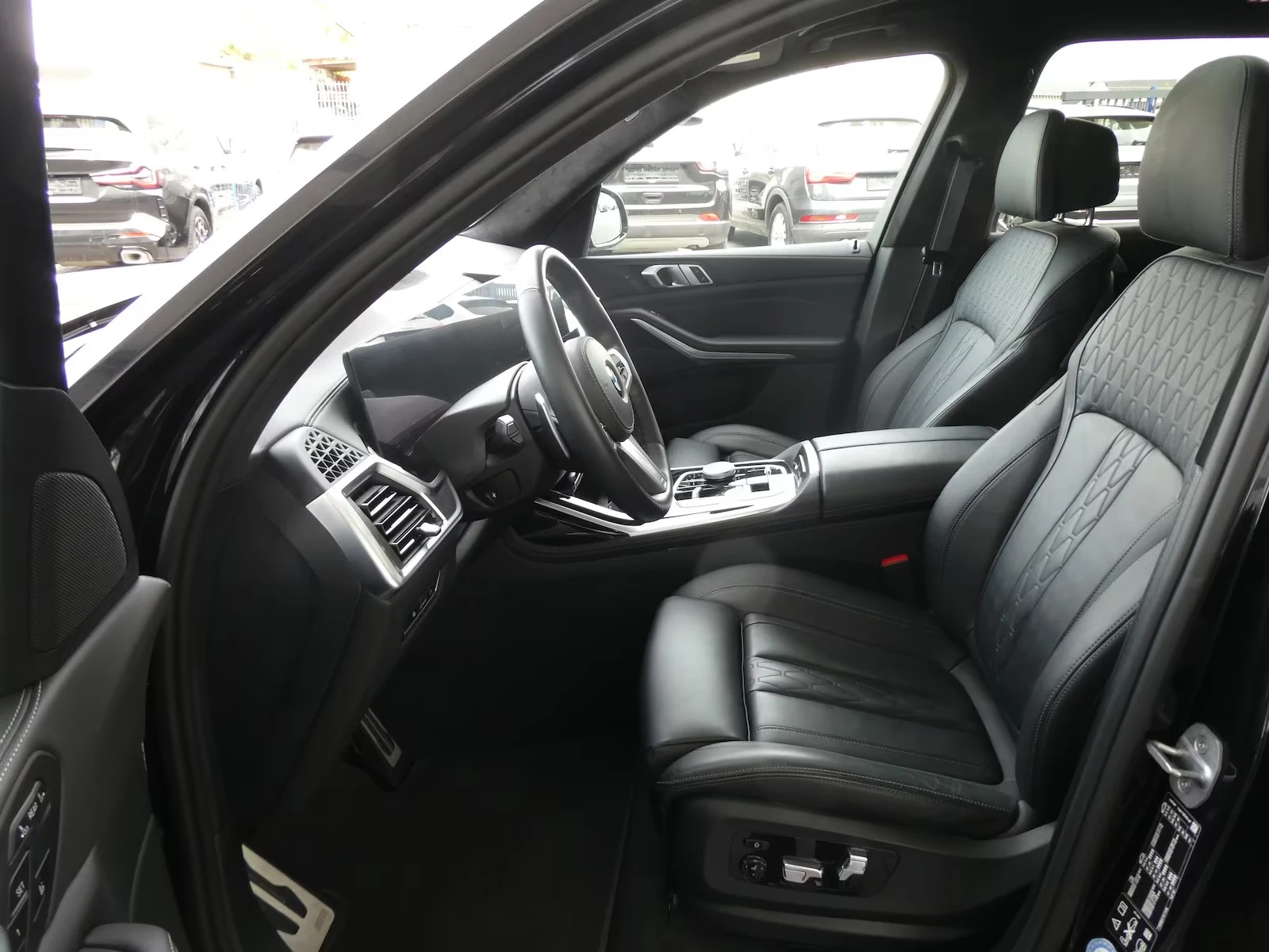 BMW X7 40i / M SPORT PRO/ HUD/ PANO/ SOFT CLOSE/ 7 SEATS , снимка 8 - Автомобили и джипове - 55401996
