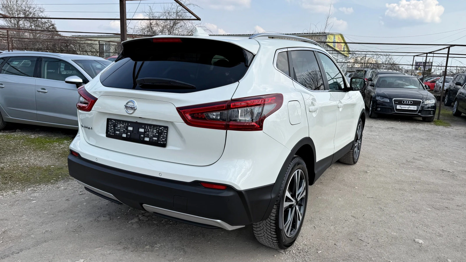 Nissan Qashqai 1.5dci НАВИ ПАНОРАМА 360 Г.КАМЕРИ , снимка 4 - Автомобили и джипове - 55890973