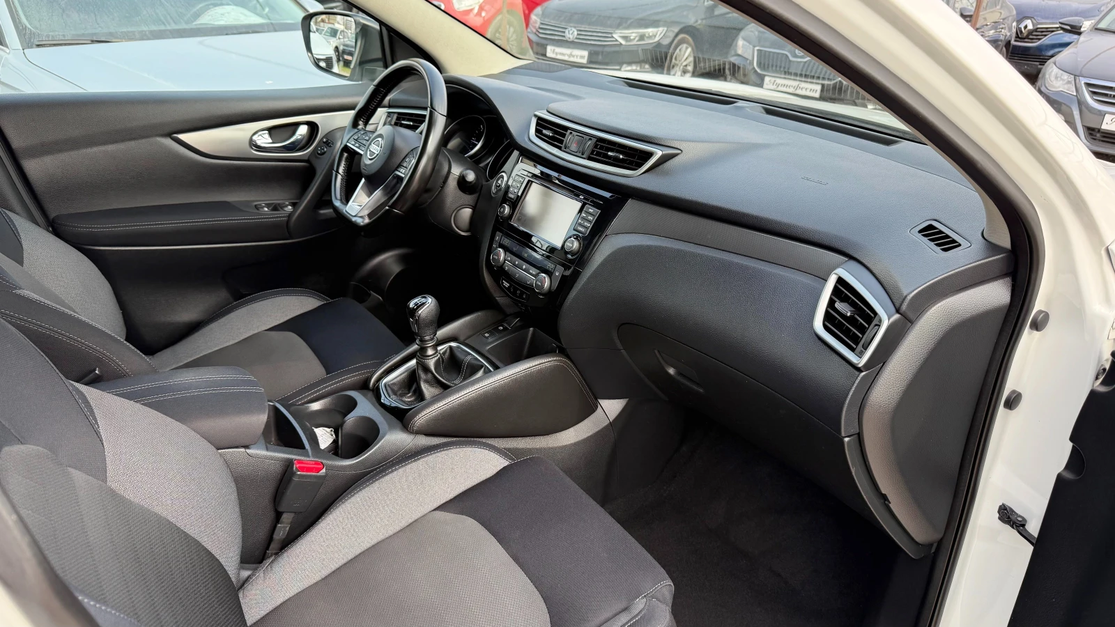 Nissan Qashqai 1.5dci НАВИ ПАНОРАМА 360 Г.КАМЕРИ , снимка 8 - Автомобили и джипове - 55890973