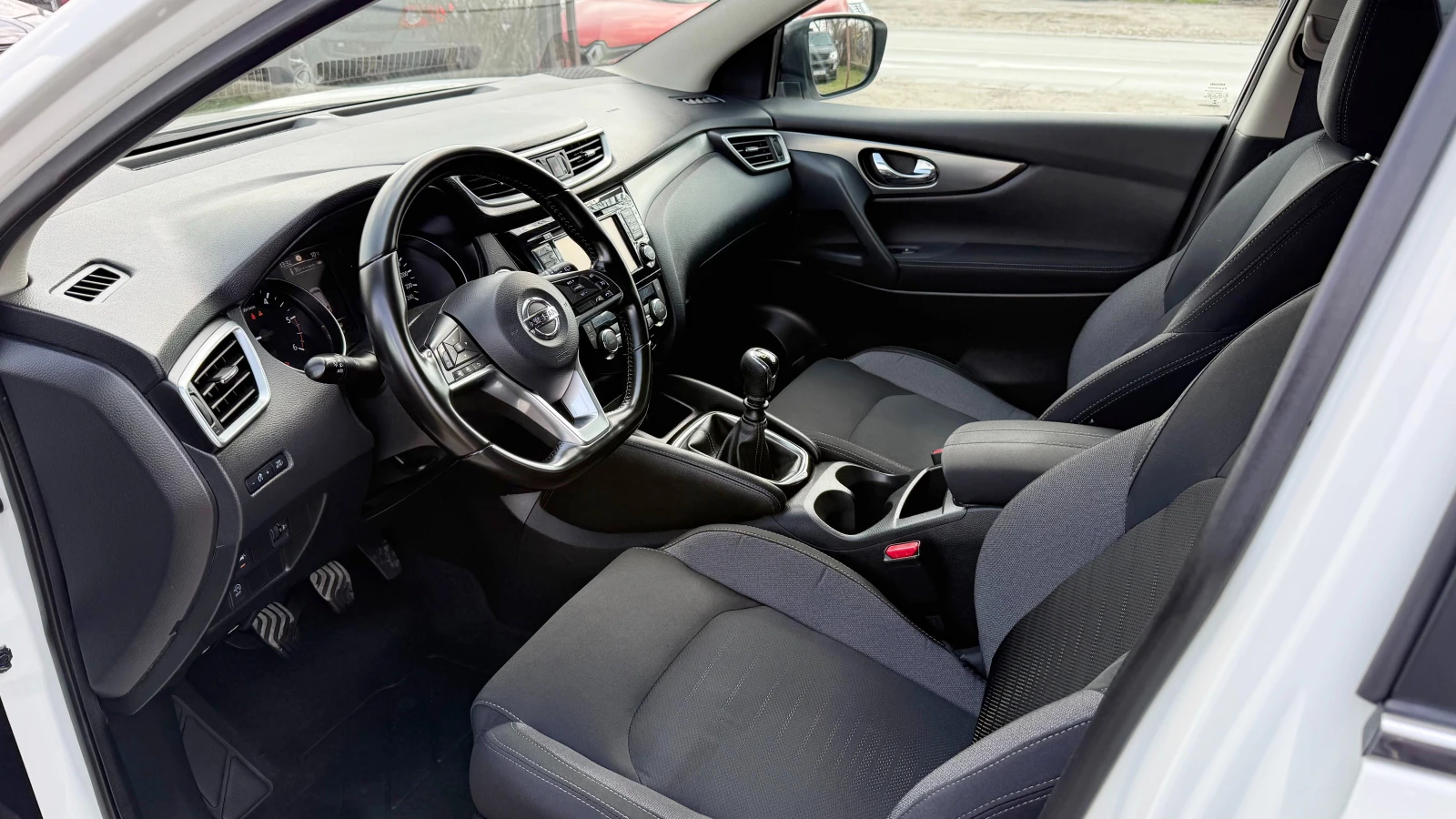Nissan Qashqai 1.5dci НАВИ ПАНОРАМА 360 Г.КАМЕРИ , снимка 7 - Автомобили и джипове - 55890973