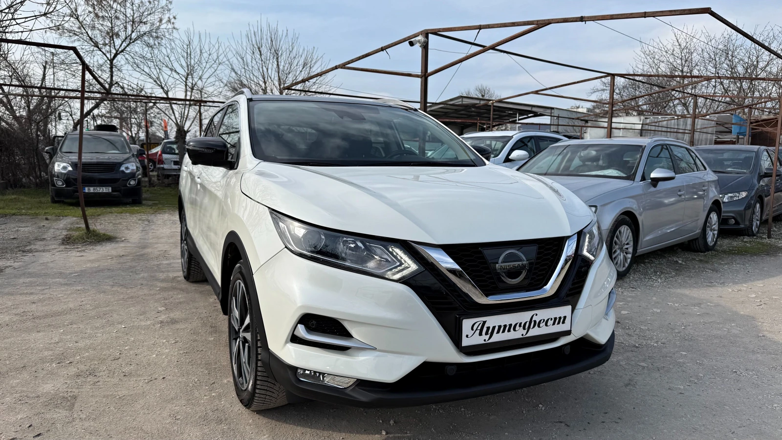 Nissan Qashqai 1.5dci НАВИ ПАНОРАМА 360 Г.КАМЕРИ , снимка 2 - Автомобили и джипове - 55890973