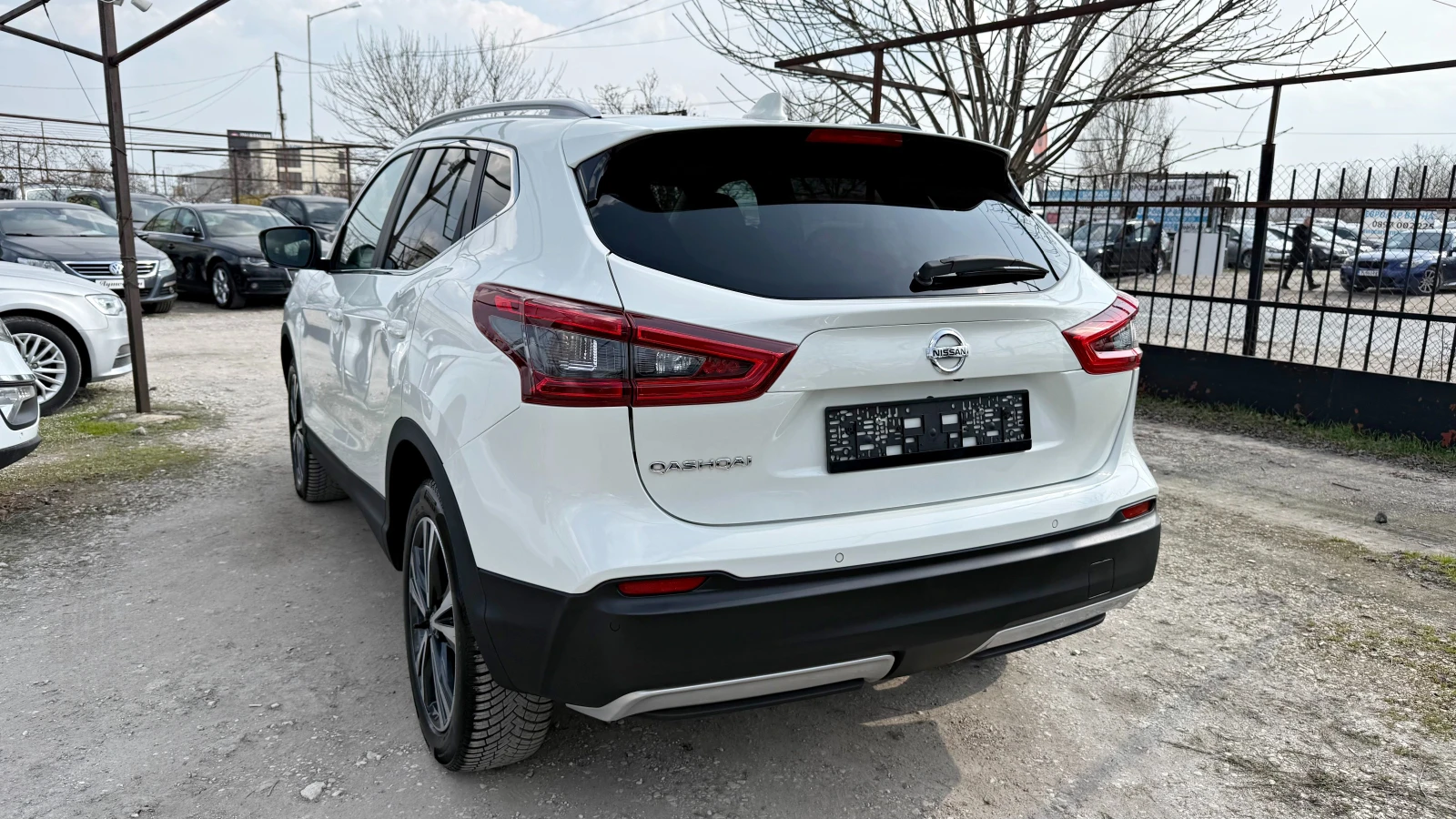 Nissan Qashqai 1.5dci НАВИ ПАНОРАМА 360 Г.КАМЕРИ , снимка 3 - Автомобили и джипове - 55890973