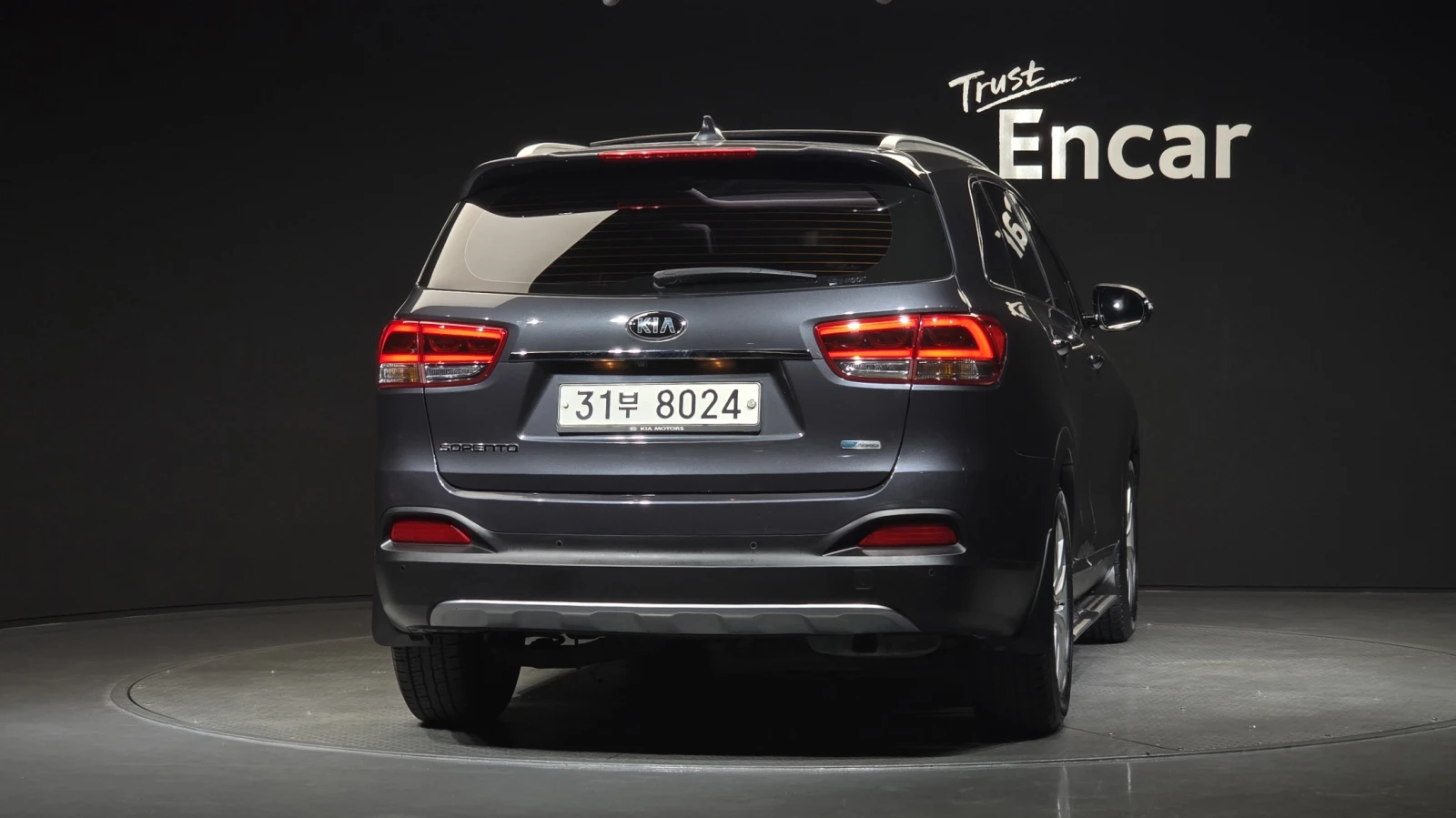 Kia Sorento 2.0* ПОДГРЕВ ВОЛАН* ЛЮК* КРАЙНА ЦЕНА, снимка 4 - Автомобили и джипове - 56025287