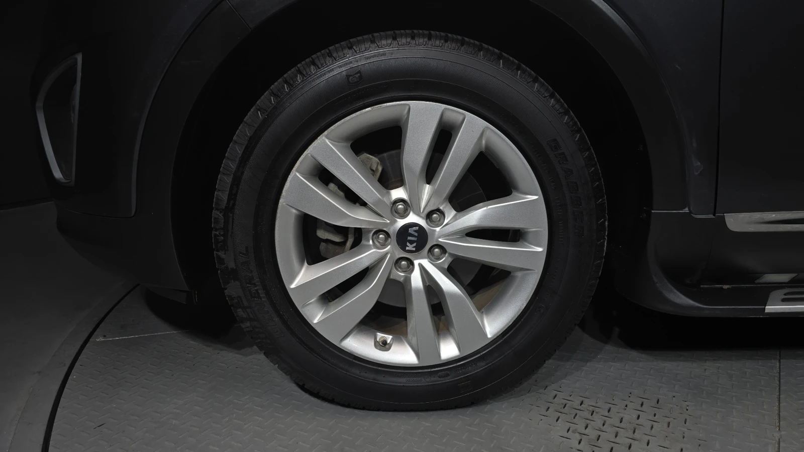 Kia Sorento 2.0* ПОДГРЕВ ВОЛАН* ЛЮК* КРАЙНА ЦЕНА, снимка 5 - Автомобили и джипове - 56025287