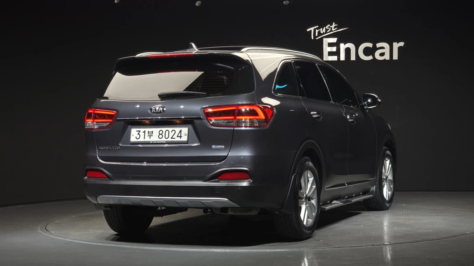 Kia Sorento 2.0* ПОДГРЕВ ВОЛАН* ЛЮК* КРАЙНА ЦЕНА, снимка 2 - Автомобили и джипове - 56025287
