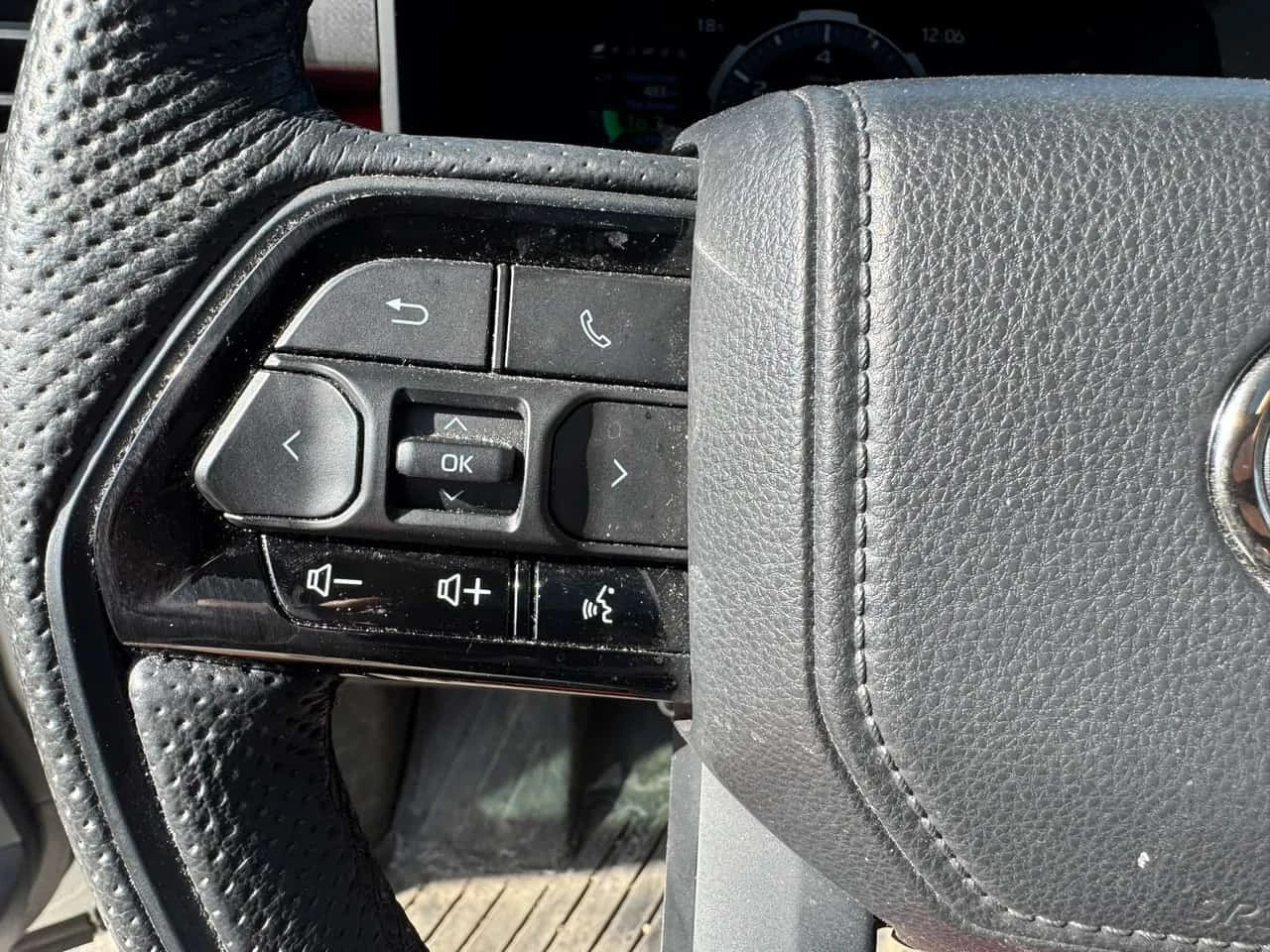 Toyota Tundra * Limited Hybrid * CARFAX * , снимка 17 - Автомобили и джипове - 56214357