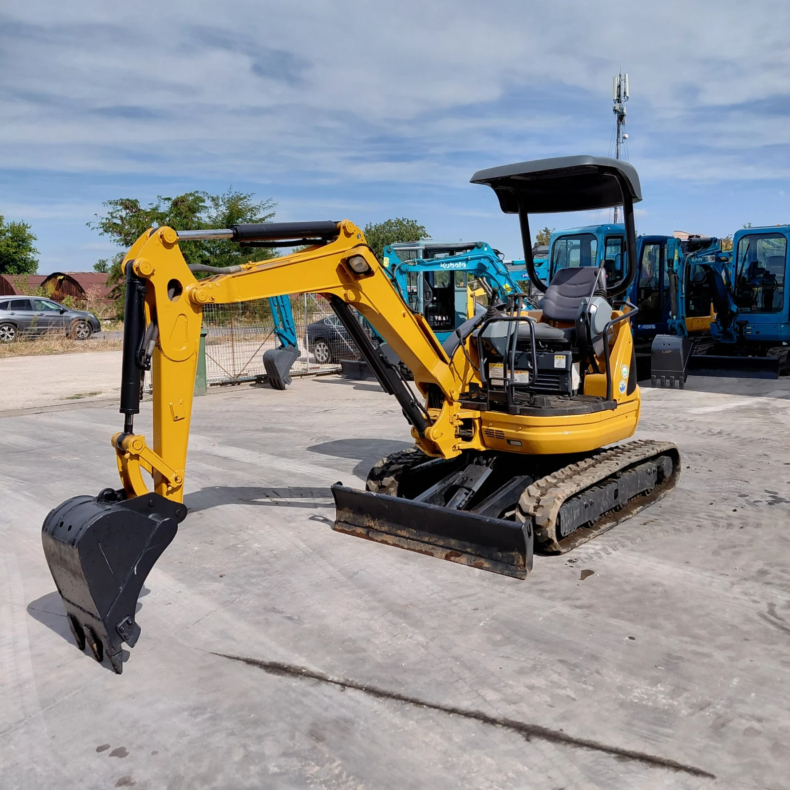 Багер Cat 020CR * ПРОМОЦИЯ * 