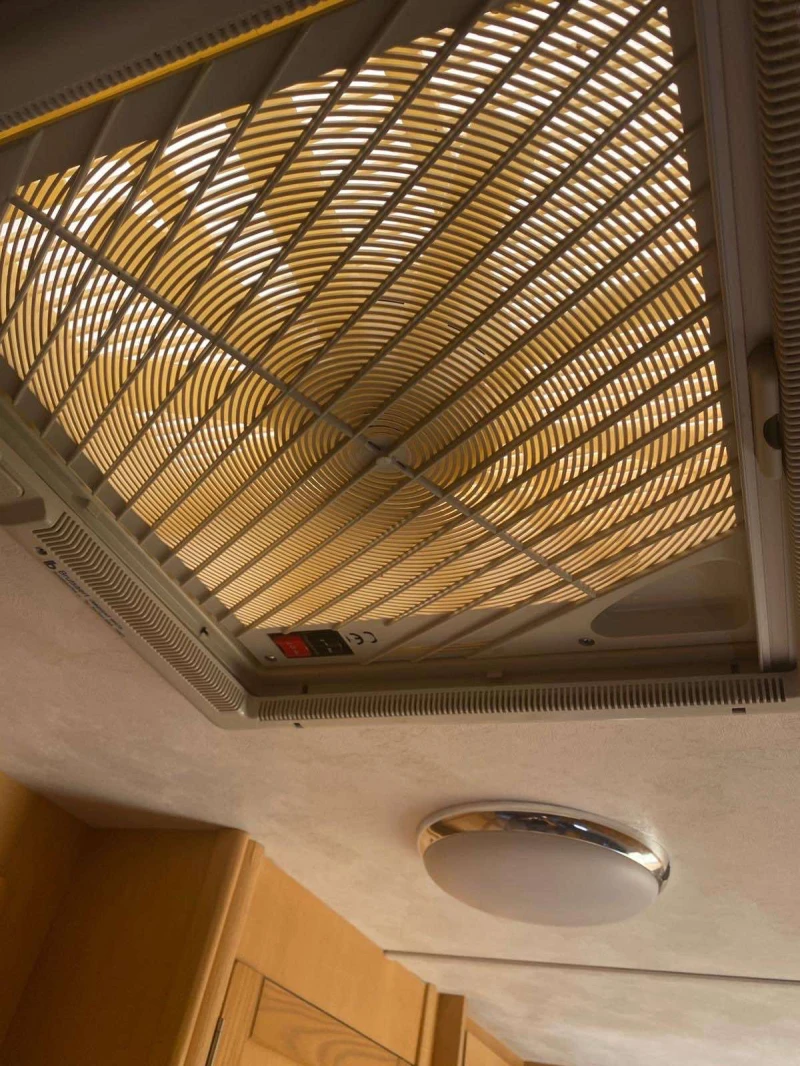 Каравана Eldis Xscape , снимка 11 - Каравани и кемпери - 52474474