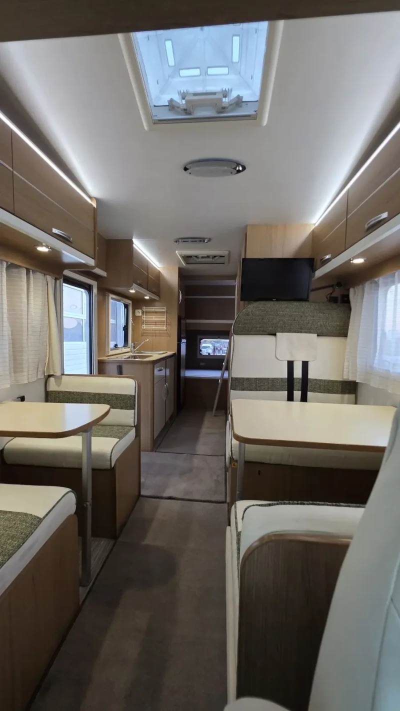 Кемпер Rimor Seal 9, снимка 16 - Каравани и кемпери - 52909637