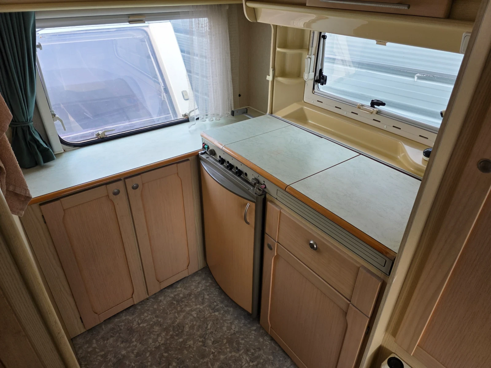 Каравана ABI HOME CAR 395, снимка 11 - Каравани и кемпери - 53716063