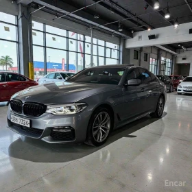 BMW 530 M* SPORT* PLUS* ПОДГРЕВ* ОБДУХВАНЕ* КАМЕРА* LANE* , снимка 1