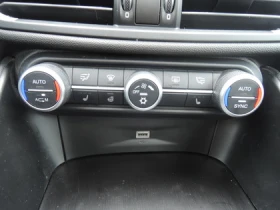 Alfa Romeo Giulia * АВТО КРЕДИТ* ЦЕНА ДО БГ * CARFAX *  - 26999 лв. / 13804.37 € - 20763068 12