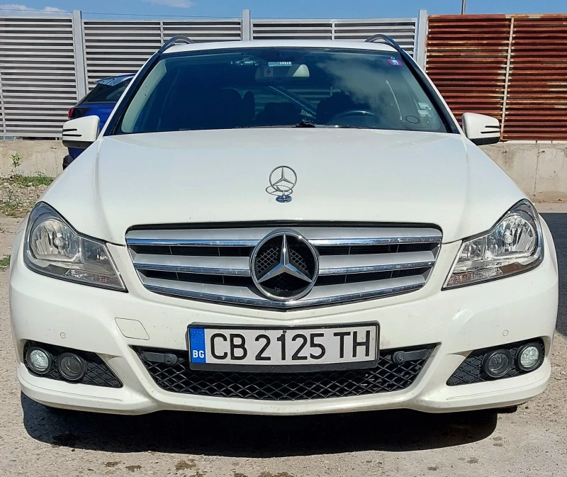 Mercedes-Benz C 220 ПЕРФЕКТНА ! C200, FaceLift, 7G-Tronik. Швейцария, снимка 1 - Автомобили и джипове - 47225663