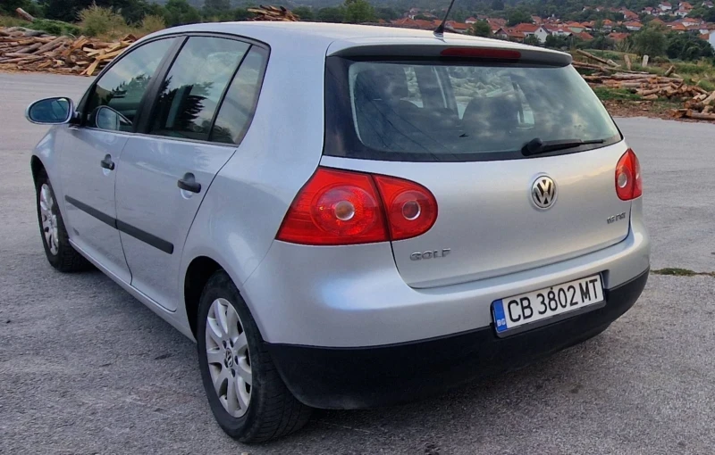 VW Golf 1.6 114 кс, снимка 4 - Автомобили и джипове - 47232585