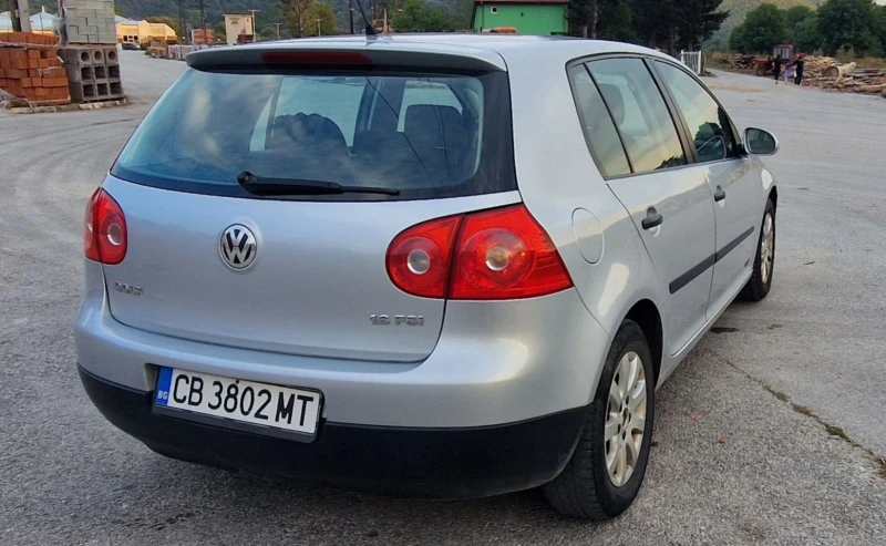 VW Golf 1.6 114 кс, снимка 5 - Автомобили и джипове - 47232585