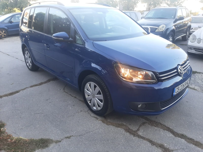 VW Touran Бензин- Автоматик, снимка 2 - Автомобили и джипове - 47300627