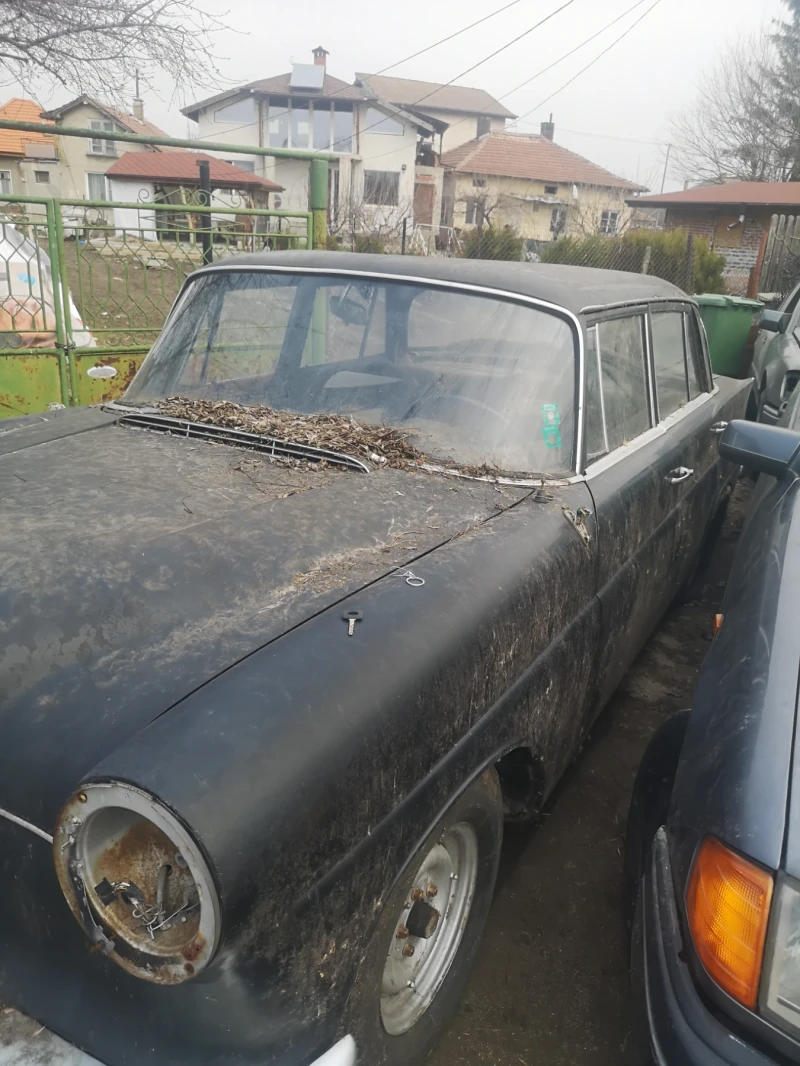 Mercedes-Benz 110 2.0 Бензин , снимка 3 - Автомобили и джипове - 49239468