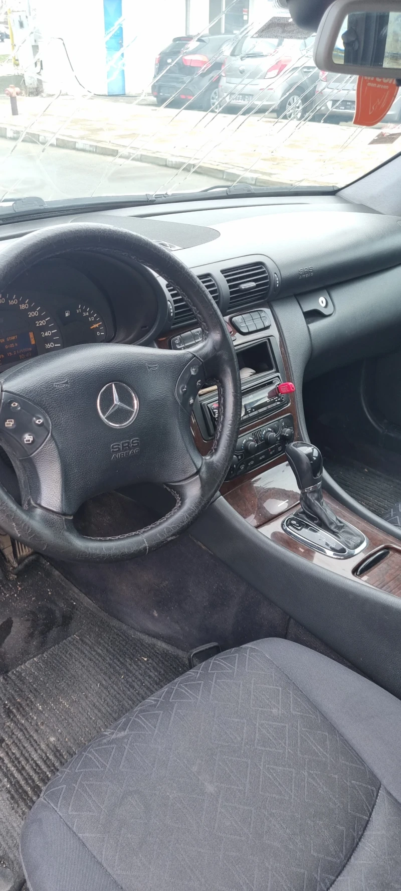 Mercedes-Benz C 220, снимка 8 - Автомобили и джипове - 49253331