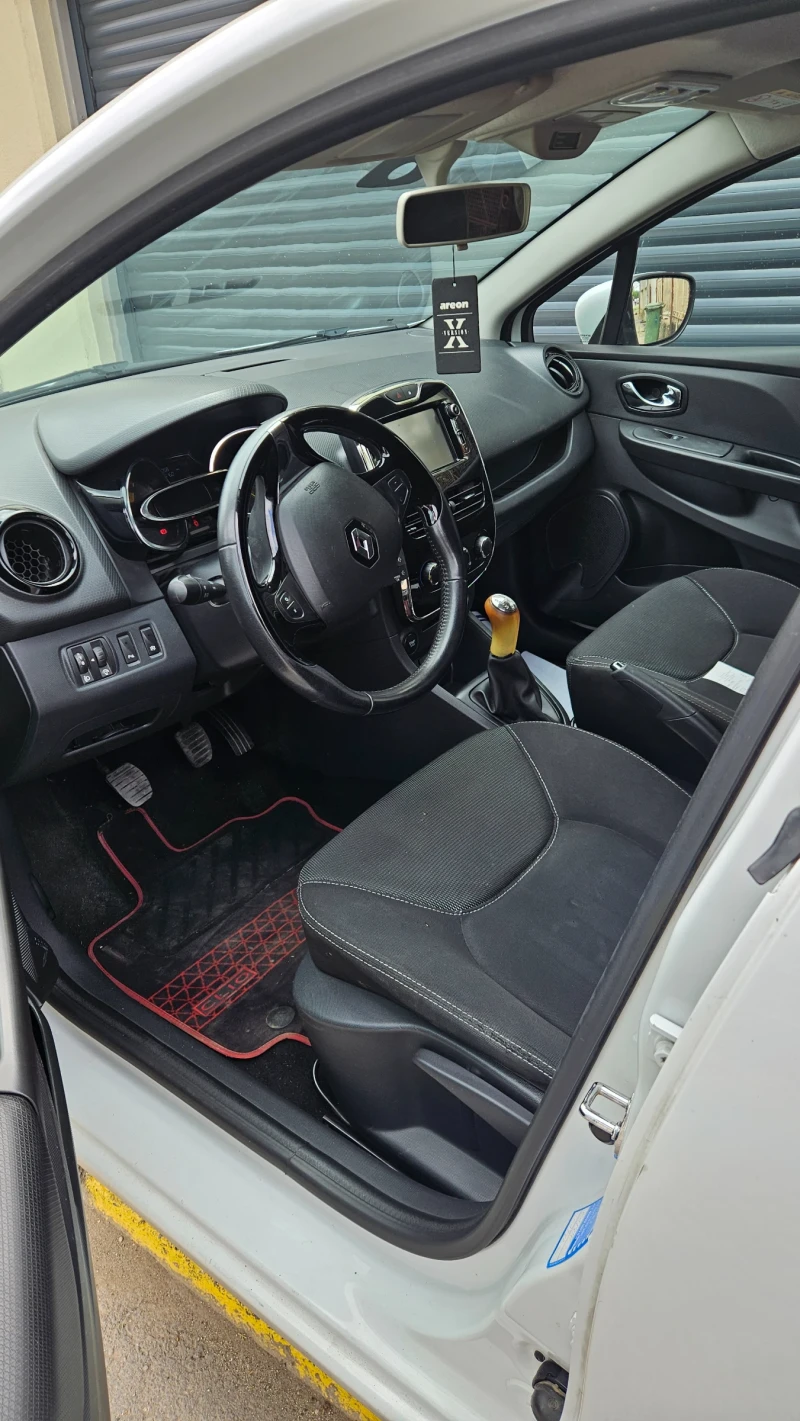 Renault Clio 1.5d, снимка 4 - Автомобили и джипове - 51550052