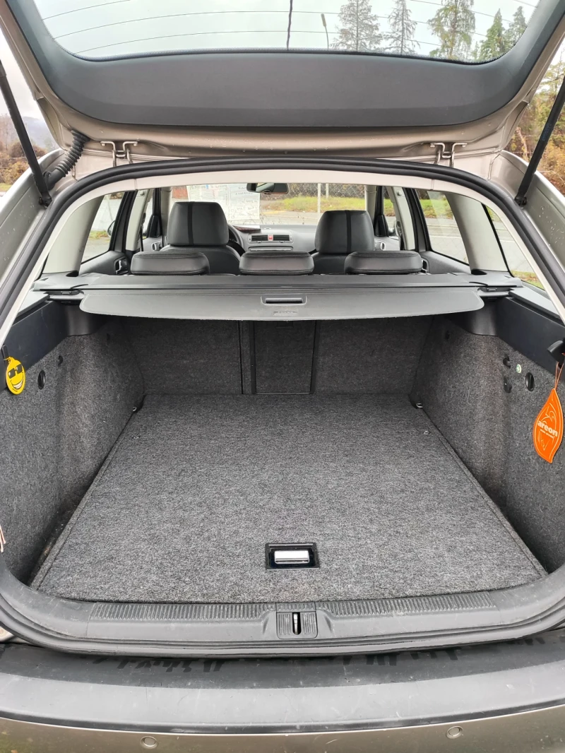 Skoda Octavia 1.9 - 105hp- 4x4, снимка 13 - Автомобили и джипове - 52381093