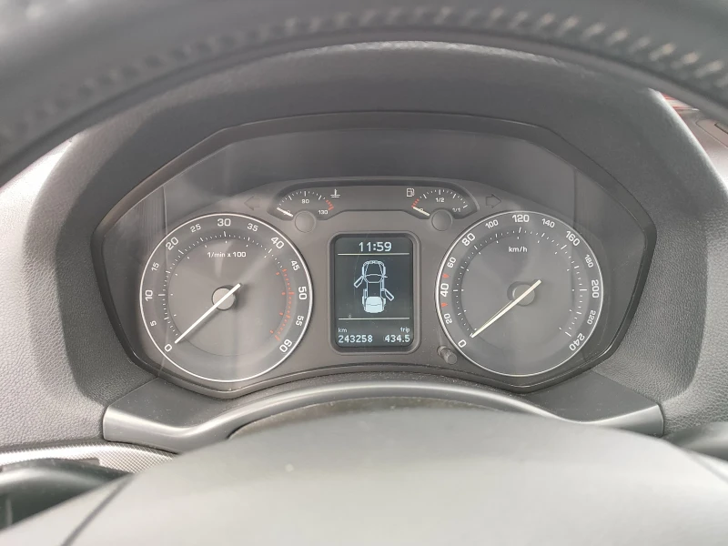 Skoda Octavia 1.9 - 105hp- 4x4, снимка 6 - Автомобили и джипове - 52381093