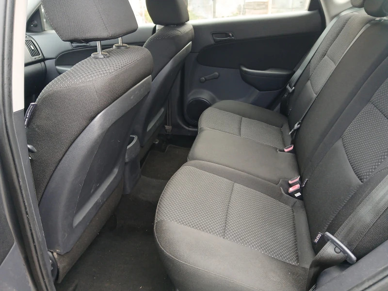 Hyundai I30 1.4i, снимка 6 - Автомобили и джипове - 52895187