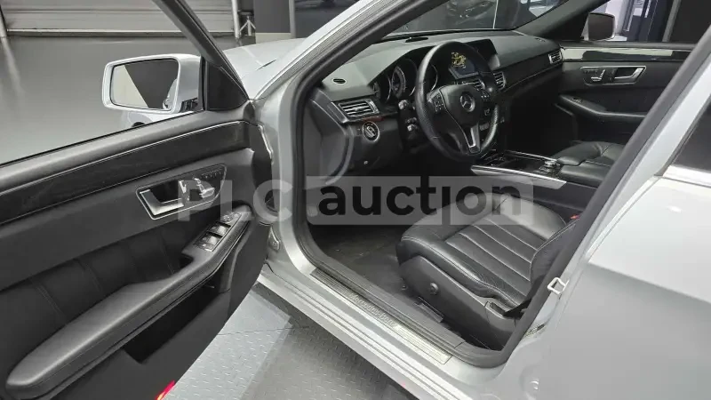 Mercedes-Benz E 300 КАМЕРА| ПОДГРЕВ| ВКЛЮЧЕН ТЕХНОТЕСТ, снимка 6 - Автомобили и джипове - 54372554