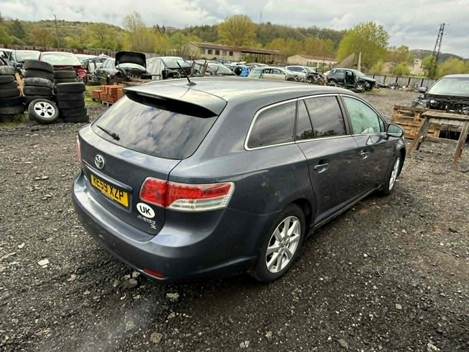 Toyota Avensis 2.0D-4D 126к.с НА ЧАСТИ, снимка 3 - Автомобили и джипове - 52982200