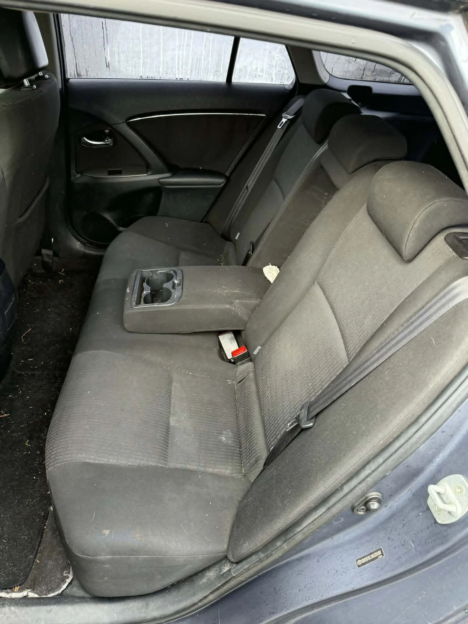 Toyota Avensis 2.0D-4D 126к.с НА ЧАСТИ, снимка 8 - Автомобили и джипове - 52982200