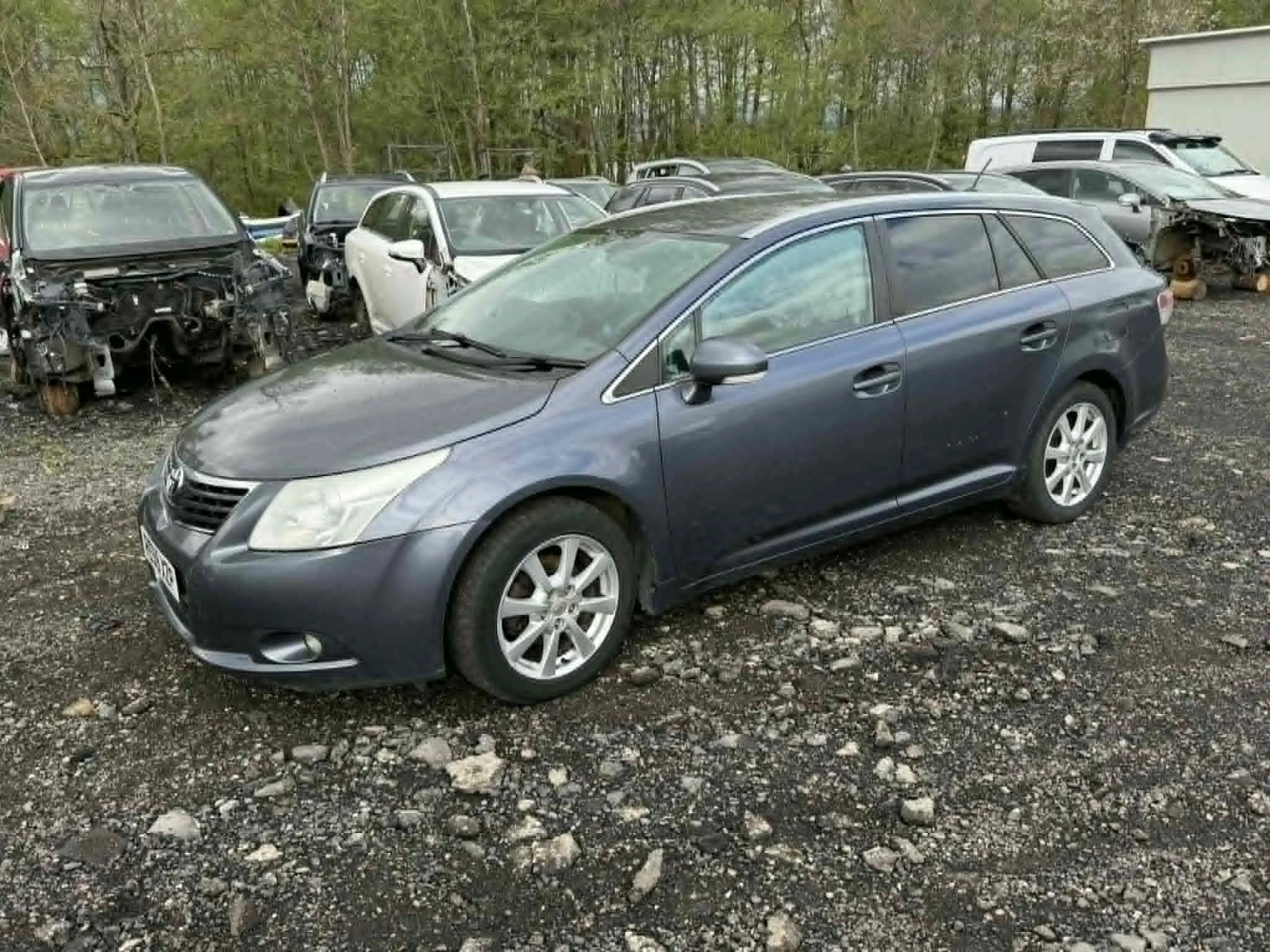 Toyota Avensis 2.0D-4D 126к.с НА ЧАСТИ, снимка 5 - Автомобили и джипове - 52982200