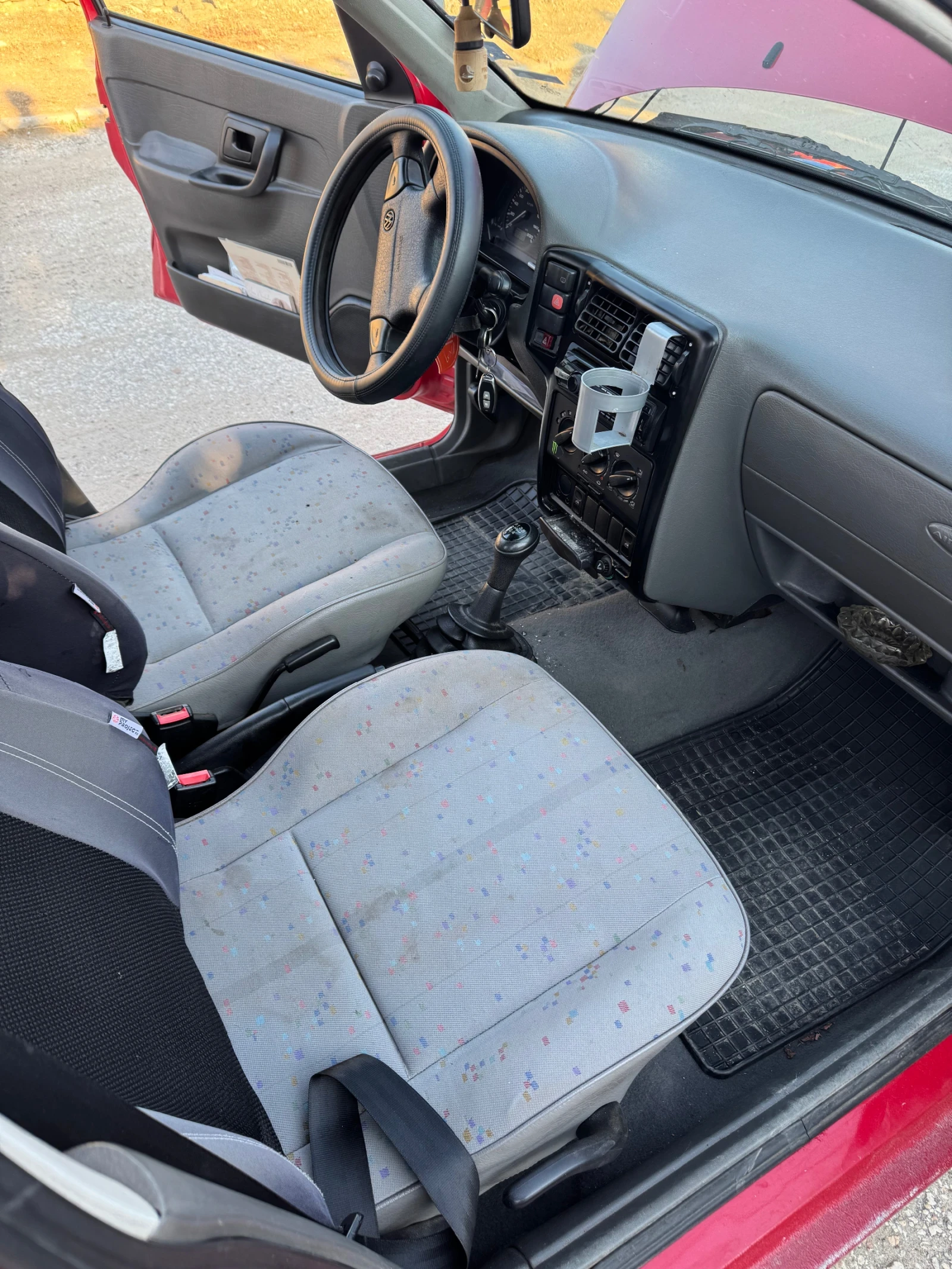 VW Caddy 1.9 - изображение 5