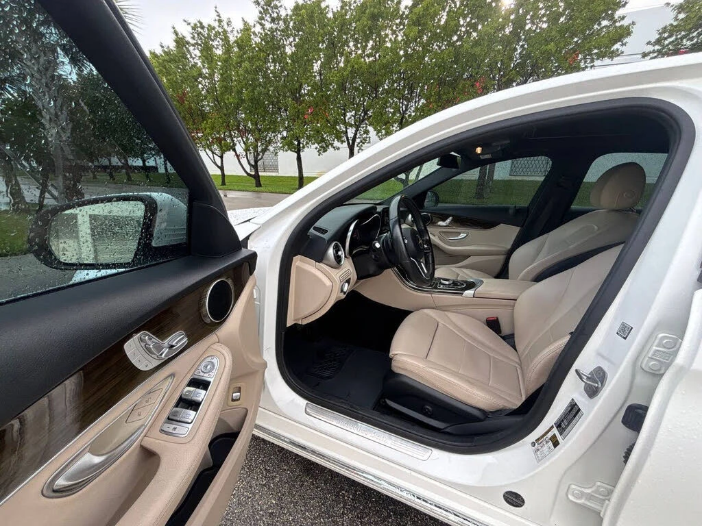 Mercedes-Benz C 300 C 300 RWD - изображение 10