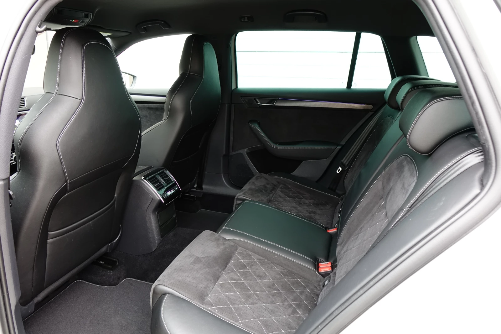 Skoda Superb SPORT LINE* 4X4* LED* CANTON*  | Mobile.bg   17